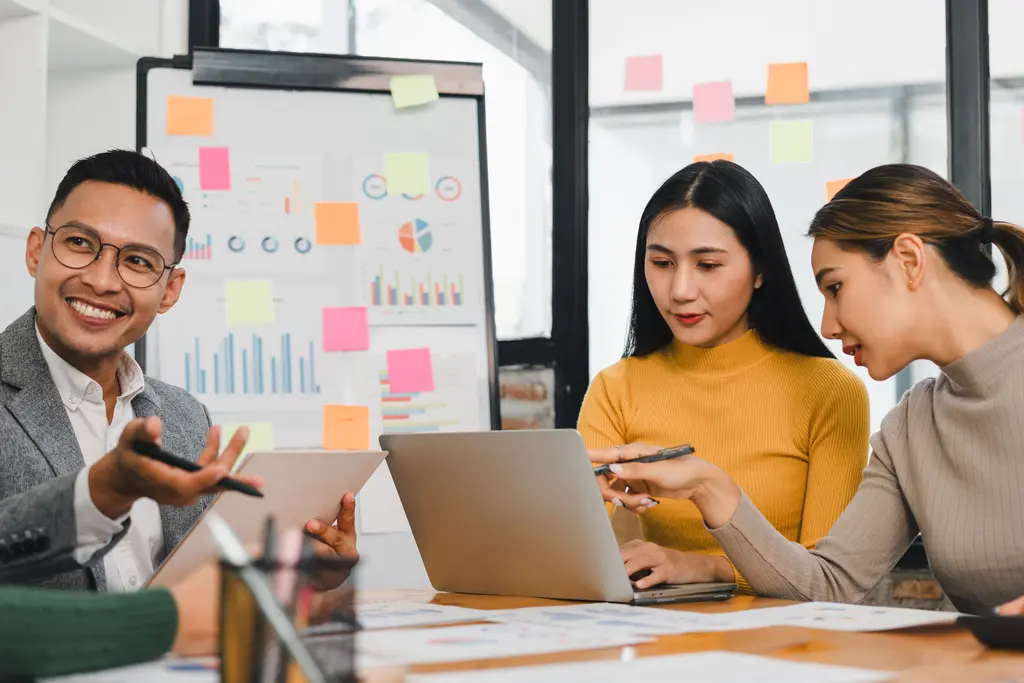 Analyzing Customer Sentiment: Using CRM Analytics to Drive Emotional Engagement