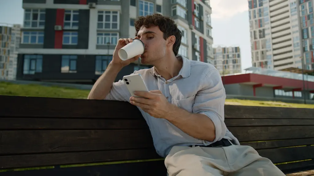 Remote Work on Mobile: 8 Ways to Stay Connected Without Desktop Access