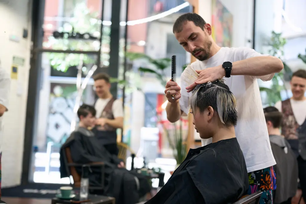 The Barbershop Auto-Funnel in Bitrix24: From Losing Revenue to Loyal Customers